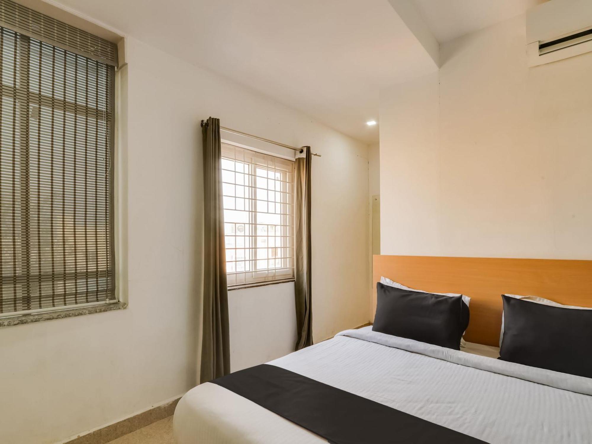 Super Townhouse Qualia Prime Hotel Near Nexus Mall Hyderabad Exterior photo